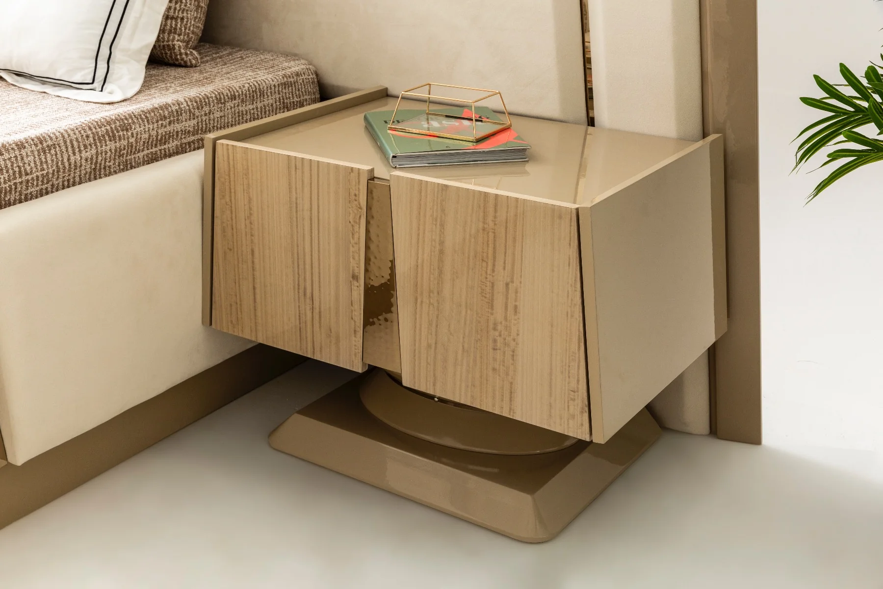 7-Piece Luxor Luxury Bedroom Set - Image 7
