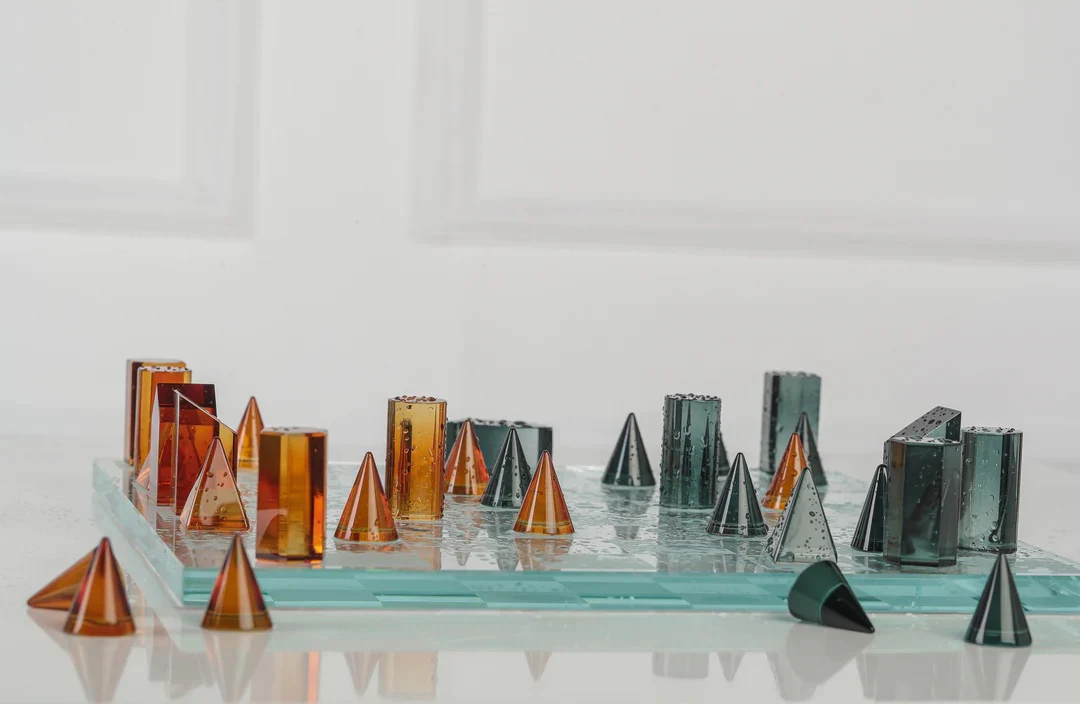 Luxury Crystal Glass Chess Set - Image 7